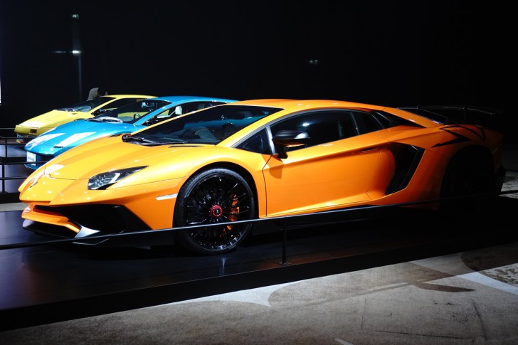 เผยโฉม Lamborghini Revuelto” รถซูเปอร์สปอร์ตปลั๊กอินไฮบริด ฉลองครบรอบ 60 ปีค่ายกระทิงดุ