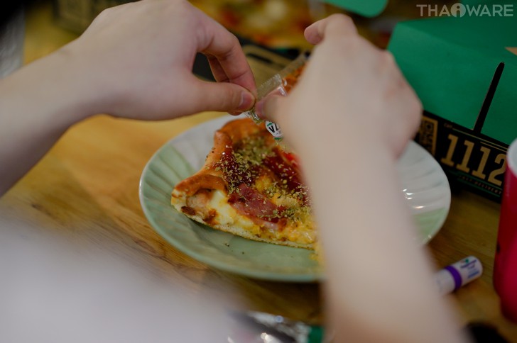 Thaiware จัดงาน Valentine's Day Party 2024 ต้อนรับวันแห่งความรัก กิจกรรมเกมโยนห่วง และไหว้พระแก้ปีชง