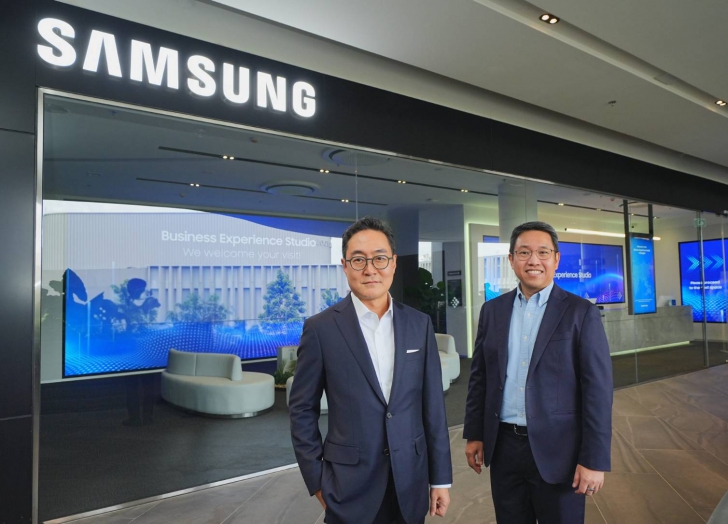 พาชม Samsung Business Experience Studio สำหรับลูกค้าองค์กร ใหญ่ที่สุดในเอเชียตะวันออกเฉียงใต้ และโอเชียเนีย พาชม Samsung Business Experience Studio สำหรับลูกค้าองค์กร ใหญ่ที่สุดในเอเชียตะวันออกเฉียงใต้ และโอเชียเนีย