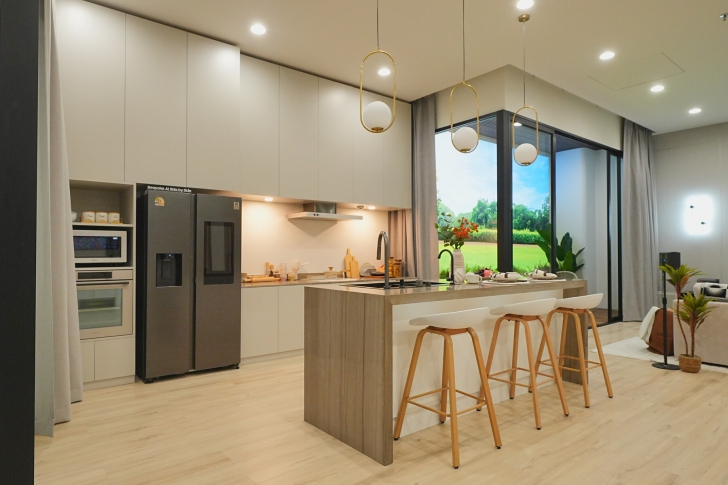 พาชม Samsung Business Experience Studio สำหรับลูกค้าองค์กร ใหญ่ที่สุดในเอเชียตะวันออกเฉียงใต้ และโอเชียเนีย พาชม Samsung Business Experience Studio สำหรับลูกค้าองค์กร ใหญ่ที่สุดในเอเชียตะวันออกเฉียงใต้ และโอเชียเนีย