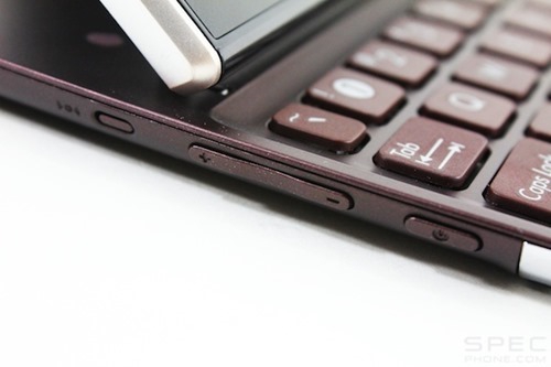 Asus Eee Pad Slider : เมื่อนำเเท็บเล็ตจับคู่กับคีย์บอร์ดได้อย่างลงตัว