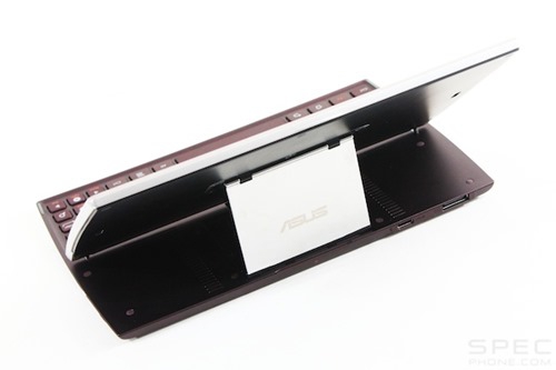 Asus Eee Pad Slider : เมื่อนำเเท็บเล็ตจับคู่กับคีย์บอร์ดได้อย่างลงตัว