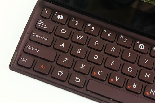 Asus Eee Pad Slider : เมื่อนำเเท็บเล็ตจับคู่กับคีย์บอร์ดได้อย่างลงตัว