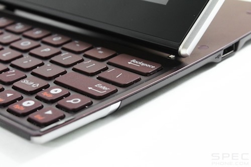Asus Eee Pad Slider : เมื่อนำเเท็บเล็ตจับคู่กับคีย์บอร์ดได้อย่างลงตัว