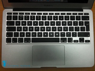 Macbook Air กับความล้ำสมัยกับความบางไม่ถึง 2 cm.