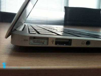 Macbook Air กับความล้ำสมัยกับความบางไม่ถึง 2 cm.