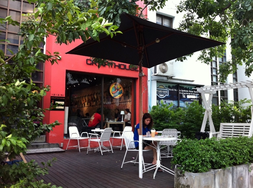 จิบกาแฟ เล่น Ukulele ที่ร้าน Ukucafe จิบกาแฟ เล่น Ukulele ที่ร้าน Ukucafe