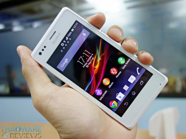 ตัวเครื่อง Xperia M_01