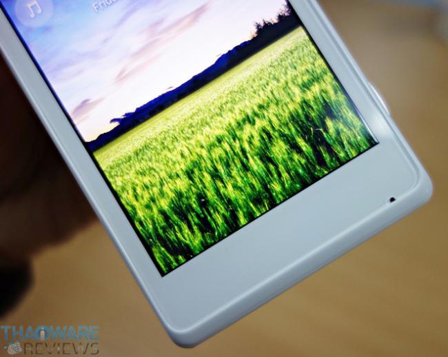 ตัวเครื่อง Xperia M_03