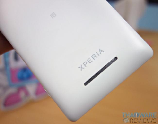 ตัวเครื่อง Xperia M_06