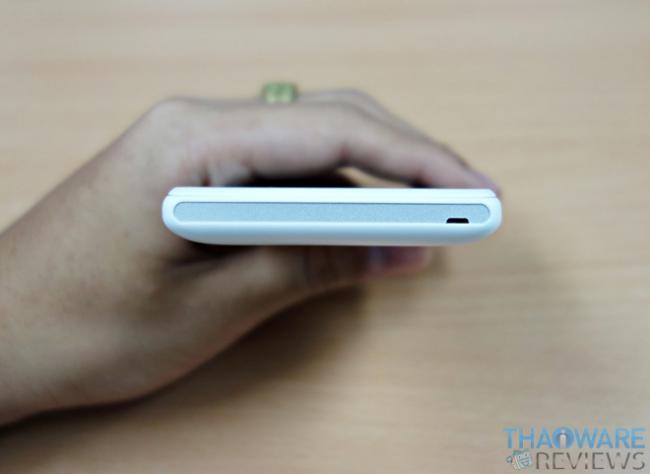 ตัวเครื่อง Xperia M_09