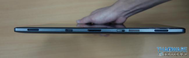 ด้านหลังตัวเครื่อง