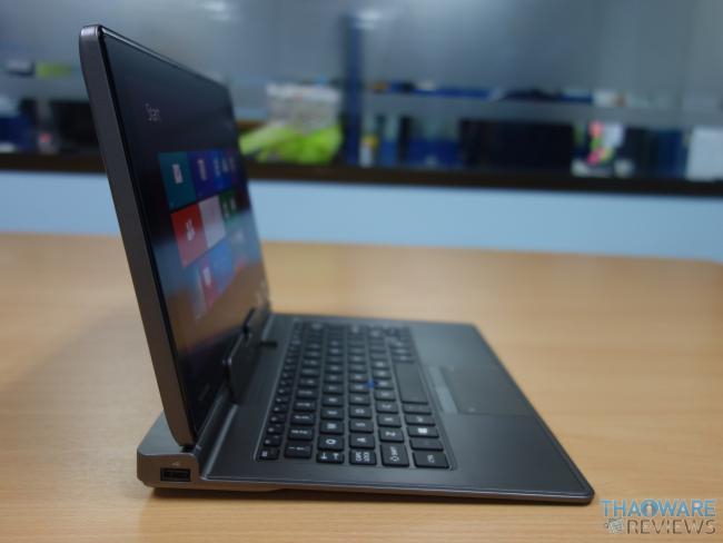 มุมมองด้านข้างจะเห็นว่าพับได้ 90 องศา