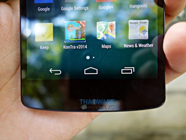 มุมล่างด้านหน้า Nexus 5