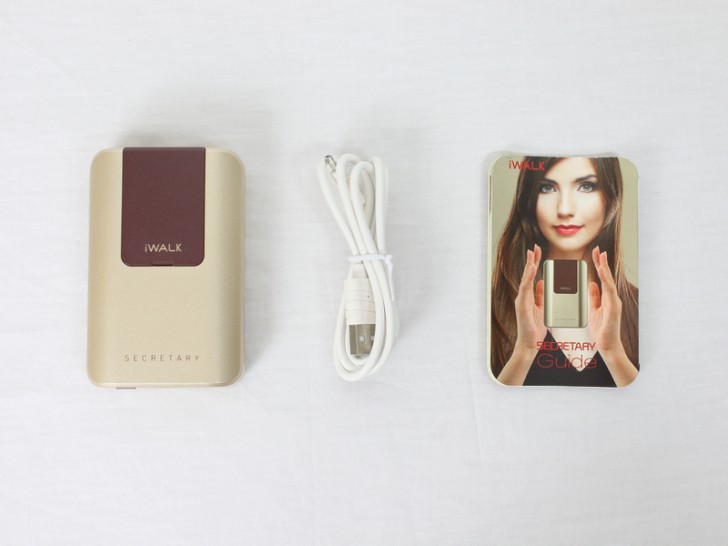iWALK แบตฯ สำรองที่มาพร้อมกับสายชาร์จในตัวและเสียงแจ้งเตือนการใช้งาน