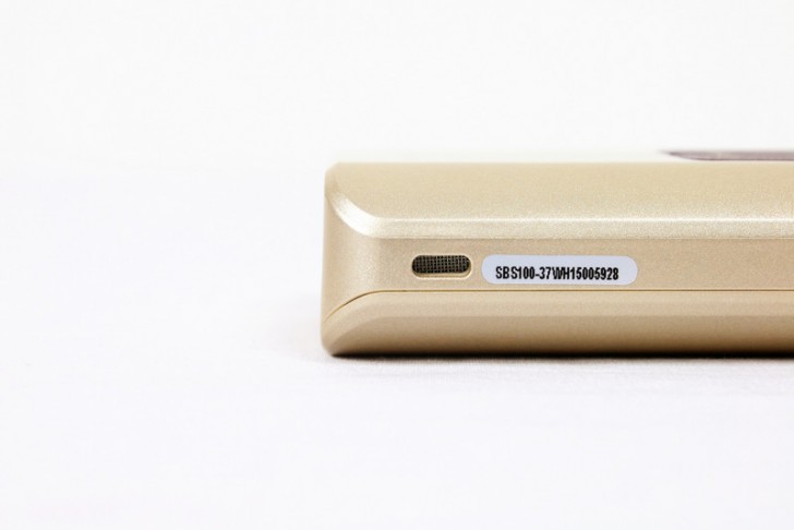 iWALK แบตฯ สำรองที่มาพร้อมกับสายชาร์จในตัวและเสียงแจ้งเตือนการใช้งาน