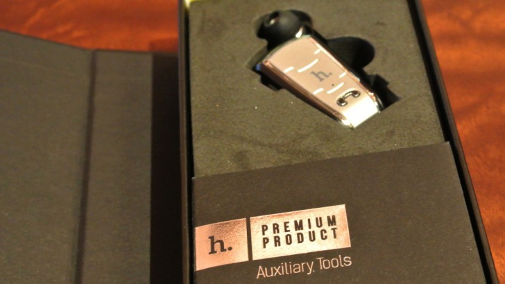 คุยเพลิน ผ่านหูฟัง Bluetooth เก็บสายได้ในตัว Hoco E4 Retractable Clip-On Bluetooth Headset