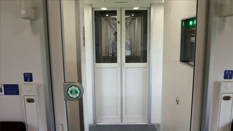 พานั่งรถไฟด่วนพิเศษขบวนใหม่ของ การรถไฟแห่งประเทศไทย