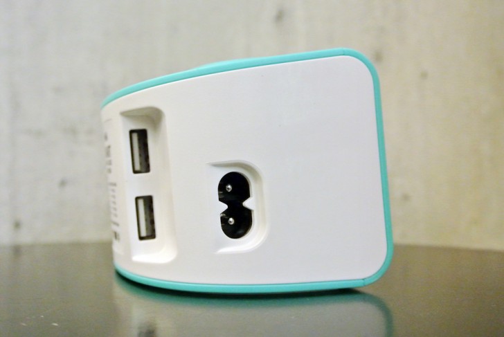 สะดวกกับการดูเวลา พร้อมชาร์จไฟ ผ่านนาฬิกาปลุกพร้อม USB ชาร์จ Remax Hub Alarm Clock 4 USB