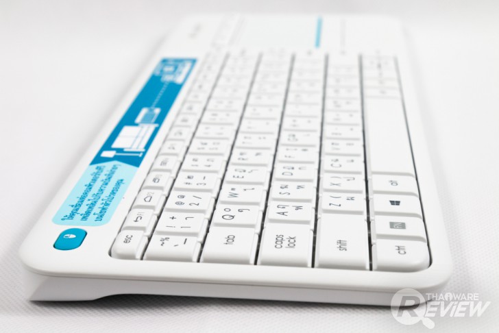 Logitech Wireless Touch Keyboard K400 Plus คีย์บอร์ดไร้สายพร้อมทัชแพด ในขนาดพกพา