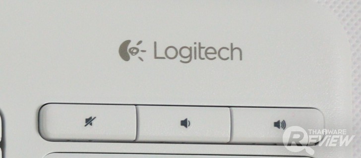 Logitech Wireless Touch Keyboard K400 Plus คีย์บอร์ดไร้สายพร้อมทัชแพด ในขนาดพกพา