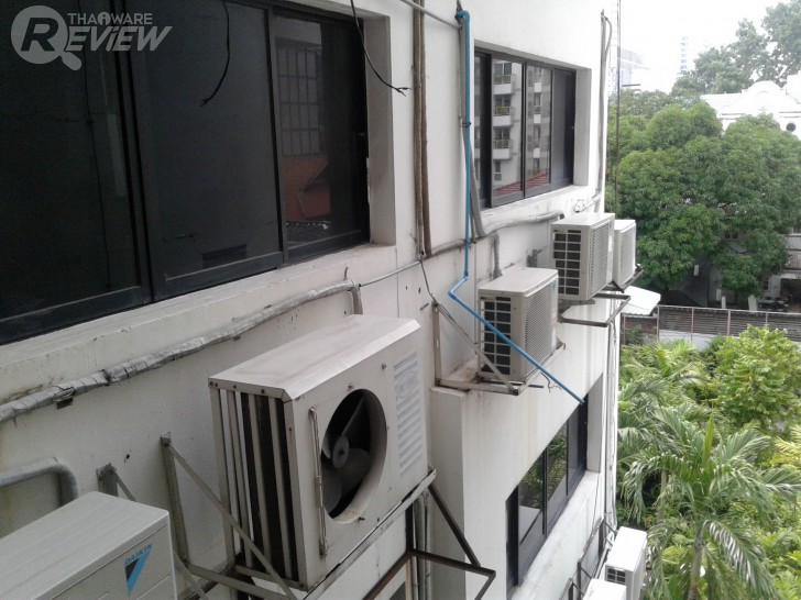 Samsung Galaxy J1 (2016) สมาร์ทโฟนรุ่นเล็ก จิ๋วแจ๋วเจาะโลก