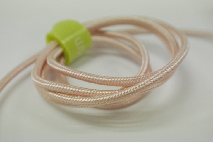 พกสายเดียวจบ WSKEN M-cable 2 in 1 ชาร์จได้ทั้ง iPhone iPad และ Android