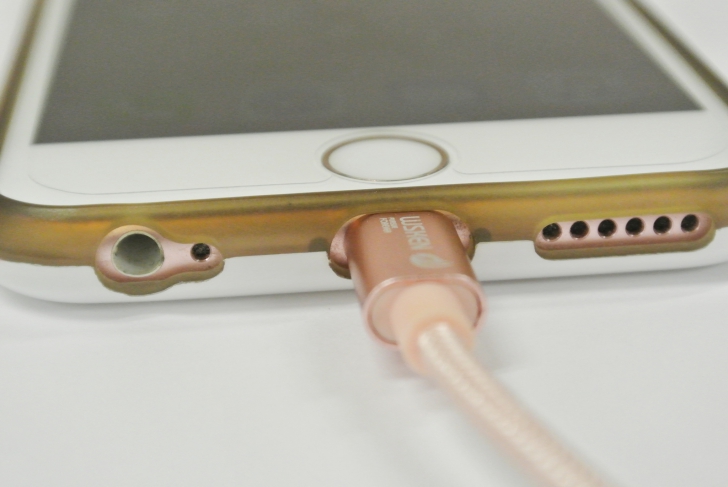 พกสายเดียวจบ WSKEN M-cable 2 in 1 ชาร์จได้ทั้ง iPhone iPad และ Android