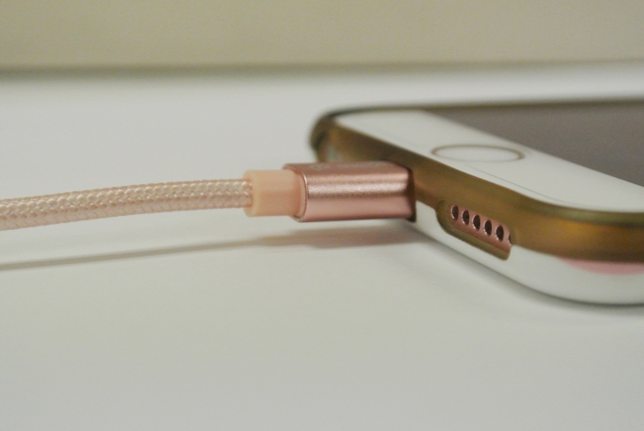 พกสายเดียวจบ WSKEN M-cable 2 in 1 ชาร์จได้ทั้ง iPhone iPad และ Android