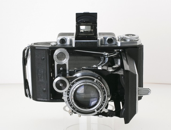 พระอัจฉริยะภาพของพระบาทสมเด็จพระปรมินทรมหา ภูมิพลอดุลยเดช ในการนำเทคโนโลยีมาใช้ในพระราชกรณียกิจ