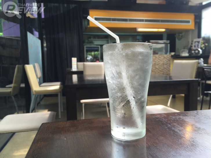 iPhone 7 Plus เครื่องศูนย์ไทย ดีไซน์เหมือนเดิม เพิ่มเติมเทคโนโลยี และการจากไปของช่องหูฟัง