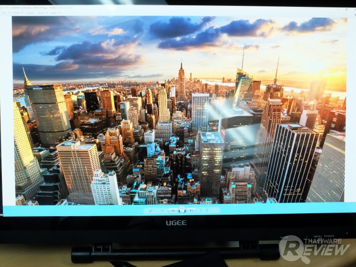 UGEE รุ่น UG-2150 มอนิเตอร์แท็บเล็ต พร้อมปากกา ขีดเขียนบนโลกดิจิทัลอย่างอิสระ