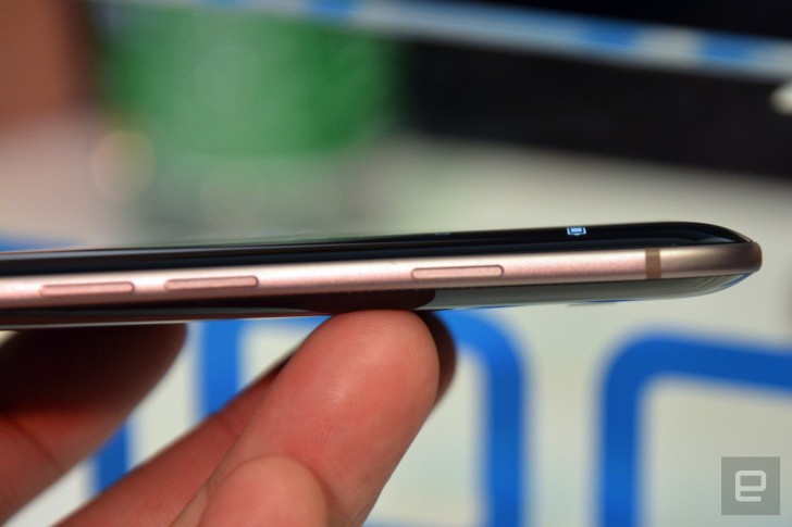 Huawei Honor Magic สมาร์ทโฟนจอโค้ง พร้อมจุดเด่น Magic Live ผู้ช่วยอัจฉริยะ [แปล]