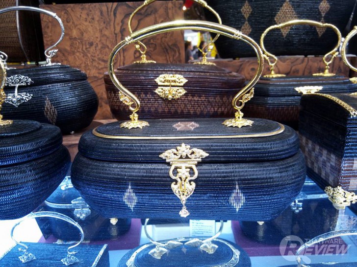 Aston Luxury S สมาร์ทโฟนดีไซน์หรูเซลฟี่ตัวแม่ กล้องหน้า 13 ล้าน ราคาเบา