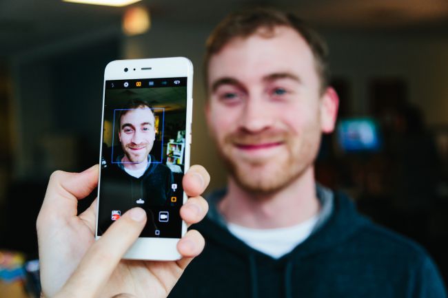 Huawei P10 สมาร์ทโฟน High-End พร้อมกล้องคุณภาพสูงจาก Leica [แปล]