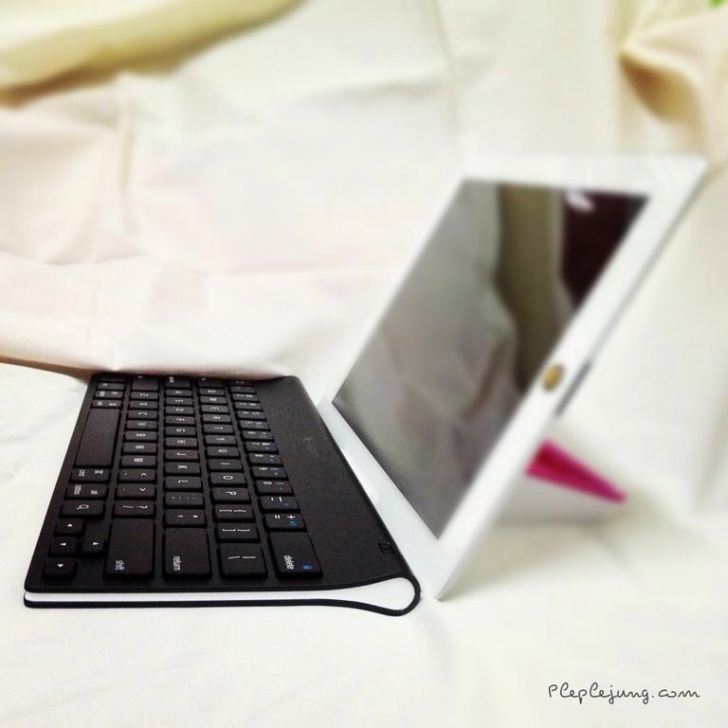 เพิ่มพลังการทำงานด้วย Logitech Keyboard for iPad ช่วยให้การพิมพ์เป็นเรื่องง่ายขึ้น