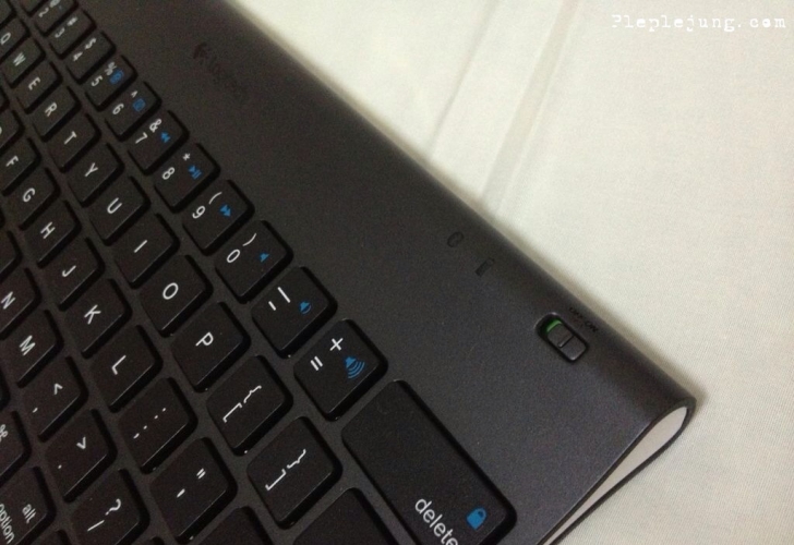 เพิ่มพลังการทำงานด้วย Logitech Keyboard for iPad ช่วยให้การพิมพ์เป็นเรื่องง่ายขึ้น