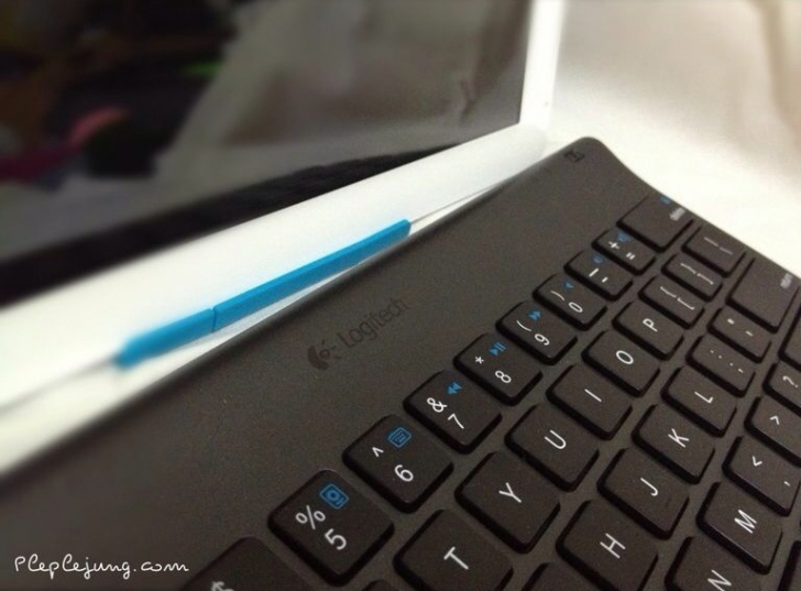 เพิ่มพลังการทำงานด้วย Logitech Keyboard for iPad ช่วยให้การพิมพ์เป็นเรื่องง่ายขึ้น