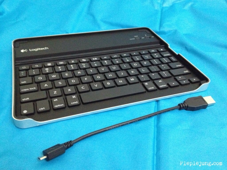 ความสามารถทีแตกต่างของ Logitech Keyboard for iPad2 และ iPad1