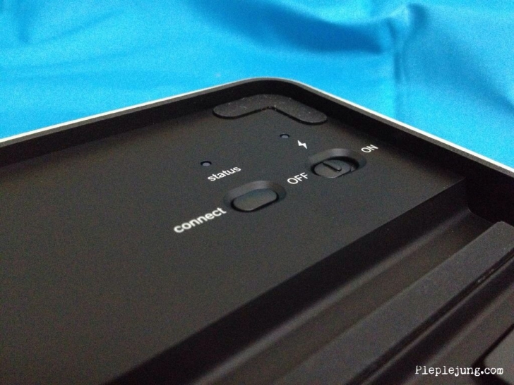 ความสามารถทีแตกต่างของ Logitech Keyboard for iPad2 และ iPad1