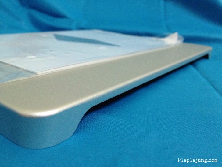 ความสามารถทีแตกต่างของ Logitech Keyboard for iPad2 และ iPad1