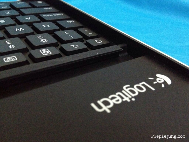 ความสามารถทีแตกต่างของ Logitech Keyboard for iPad2 และ iPad1
