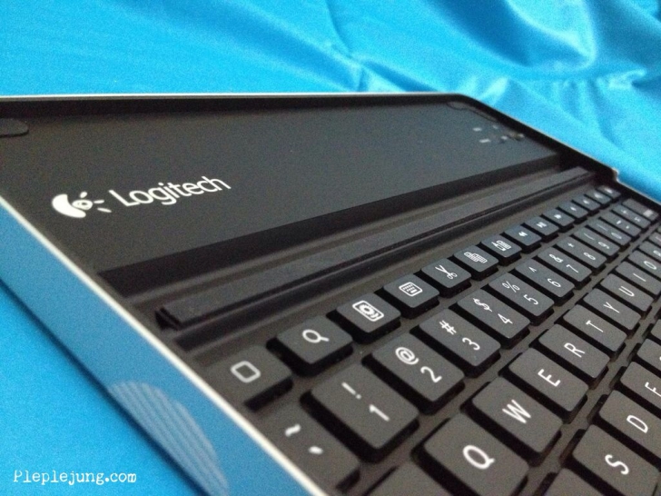 ความสามารถทีแตกต่างของ Logitech Keyboard for iPad2 และ iPad1