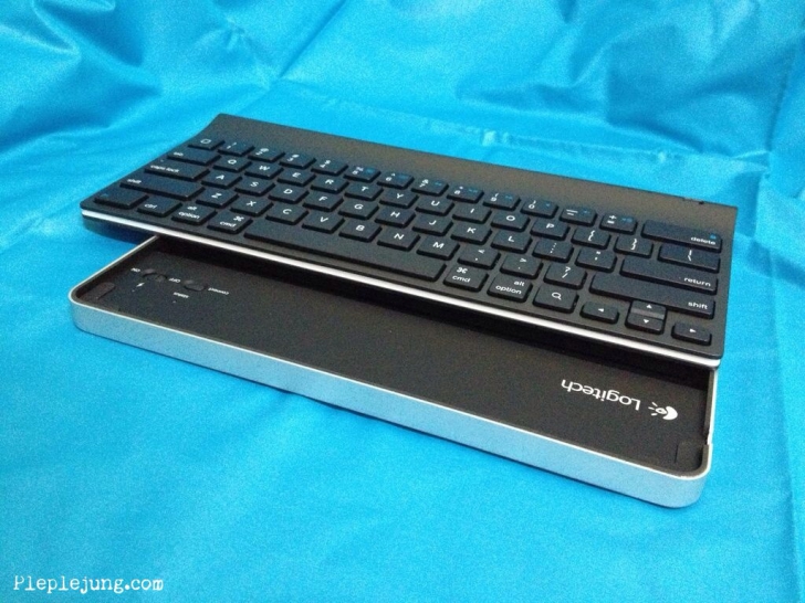 ความสามารถทีแตกต่างของ Logitech Keyboard for iPad2 และ iPad1