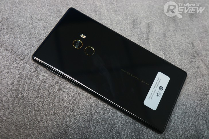 Xiaomi Mi MiX หมวยจอยักษ์ รักไร้พรมแดน กับดีไซน์ไร้ขอบ สวยสะกดทุกสายตาเมื่อแรกพบ