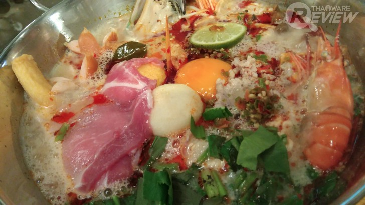 Xiaomi Mi MiX หมวยจอยักษ์ รักไร้พรมแดน กับดีไซน์ไร้ขอบ สวยสะกดทุกสายตาเมื่อแรกพบ