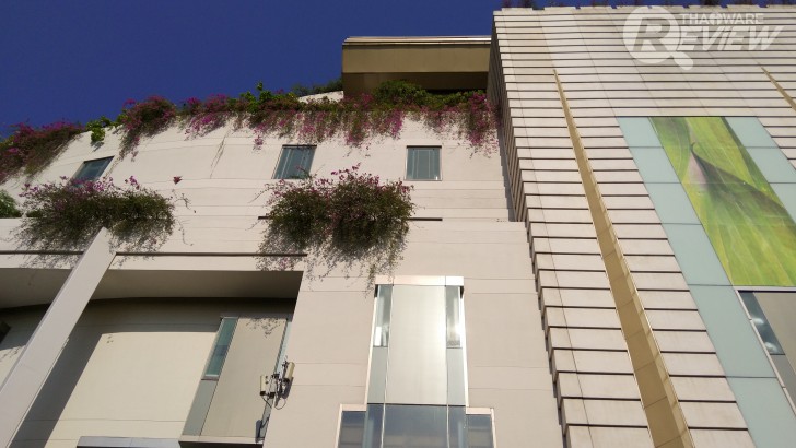 Xiaomi Mi MiX หมวยจอยักษ์ รักไร้พรมแดน กับดีไซน์ไร้ขอบ สวยสะกดทุกสายตาเมื่อแรกพบ