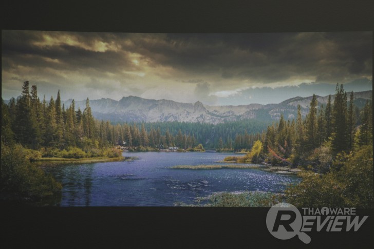 Casio XJ-A257 สลิมโปรเจคเตอร์บางเบา ภาพสวย สะดวกด้วยการฉายผ่านสมาร์ทโฟน