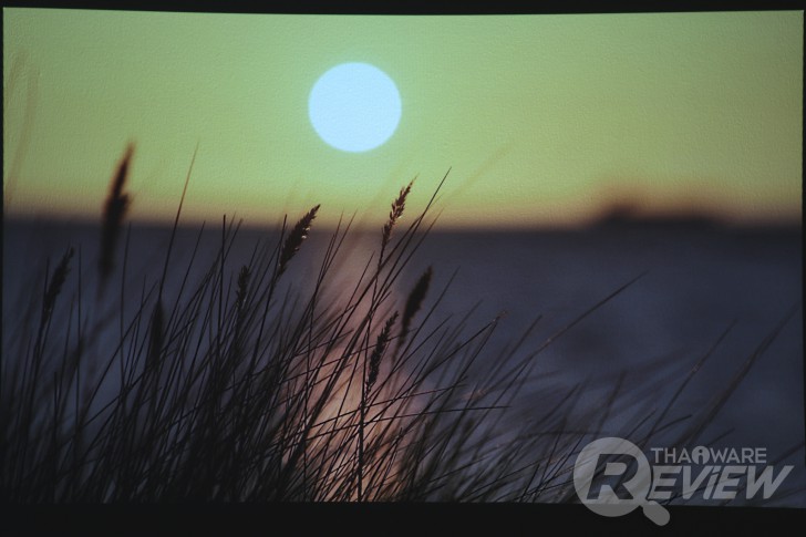 Casio XJ-A257 สลิมโปรเจคเตอร์บางเบา ภาพสวย สะดวกด้วยการฉายผ่านสมาร์ทโฟน