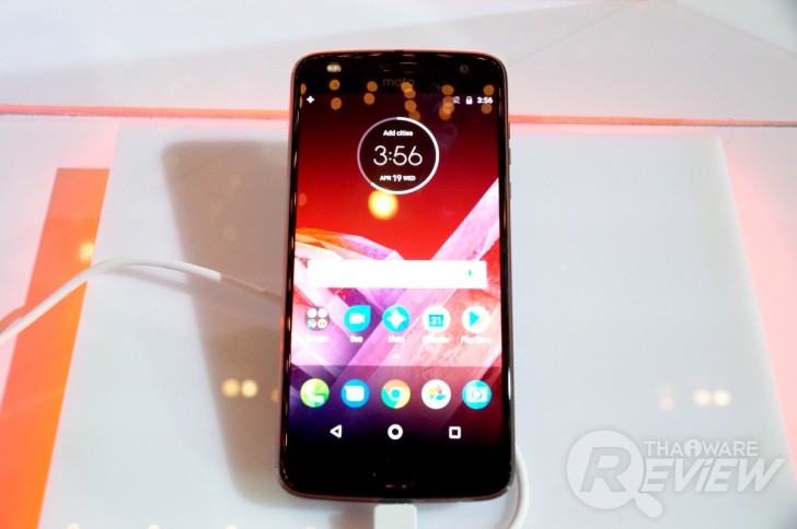 Moto Z2 Play พรีเมี่ยมสมาร์ทโฟน หรูหรา ดีงาม ในราคาจับต้องได้